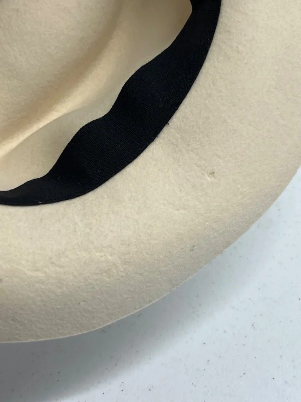 Artesano 100% Wool Felt Hat in Cream White Size L